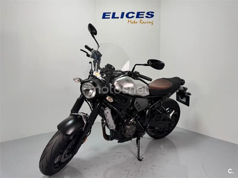Yamaha XSR 700 – Vista 12