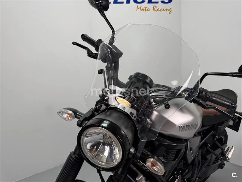 Yamaha XSR 700 – Vista 13