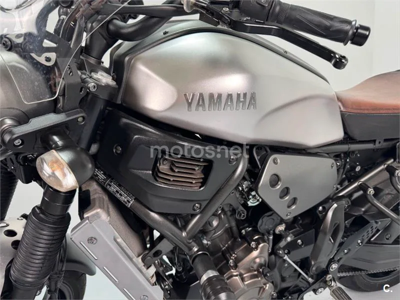 Yamaha XSR 700 – Vista 14