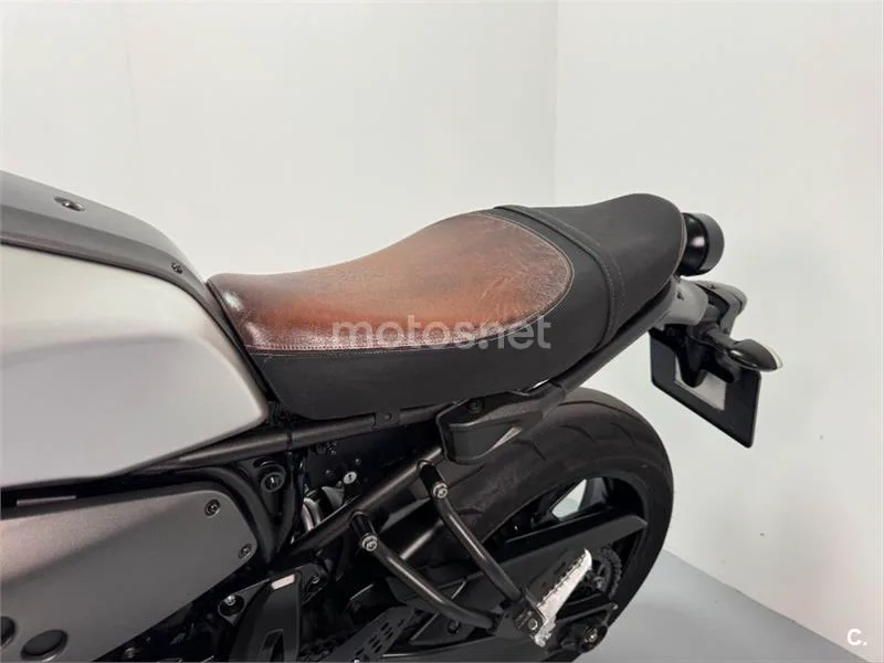 Yamaha XSR 700 – Vista 16