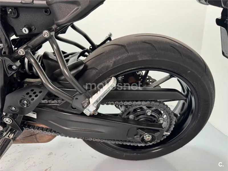 Yamaha XSR 700 – Vista 17