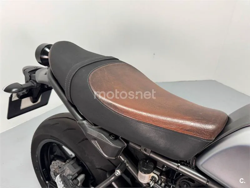 Yamaha XSR 700 – Vista 6