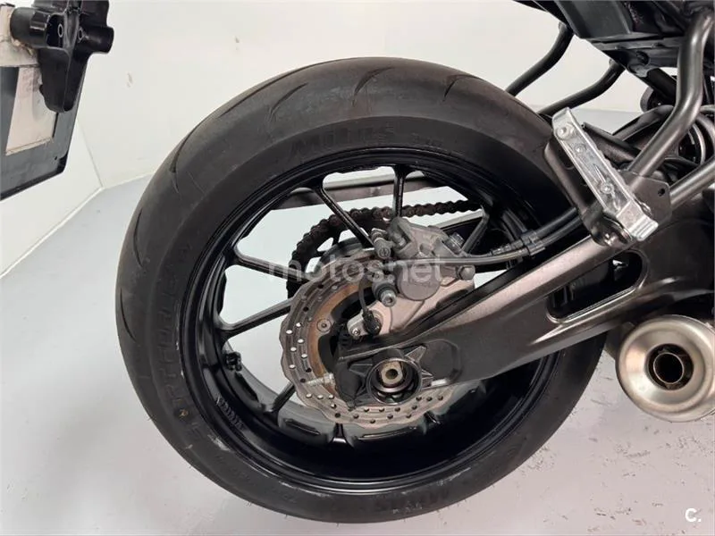 Yamaha XSR 700 – Vista 7
