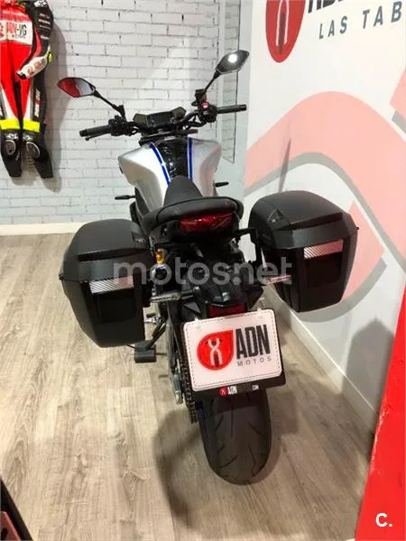 Yamaha MT-09 – Vista 12