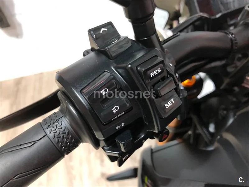 Yamaha MT-09 – Vista 8
