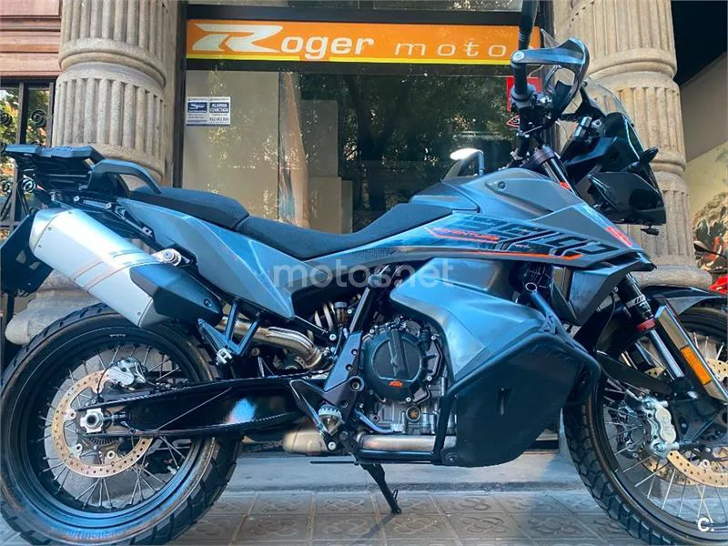 KTM 890 – Vista 3