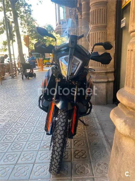 KTM 890 – Vista 5