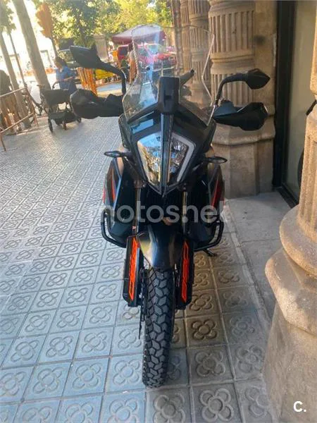 KTM 890 – Vista 6