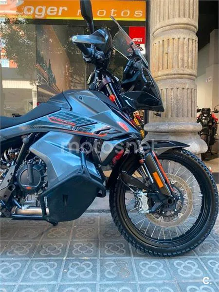 KTM 890 – Vista 10