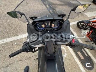 Yamaha TMAX 560 – Vista 4