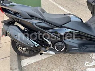 Yamaha TMAX 560 – Vista 9