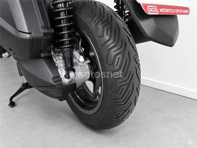 Yamaha XMAX 300 – Vista 9