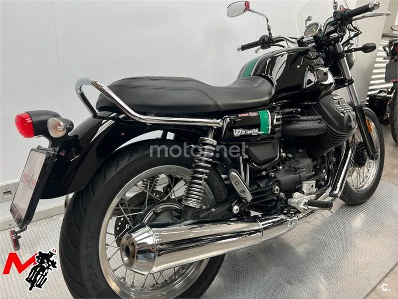 Moto Guzzi V7 III – Vista 4