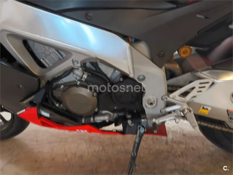 Aprilia RSV4 Factory – Vista 12