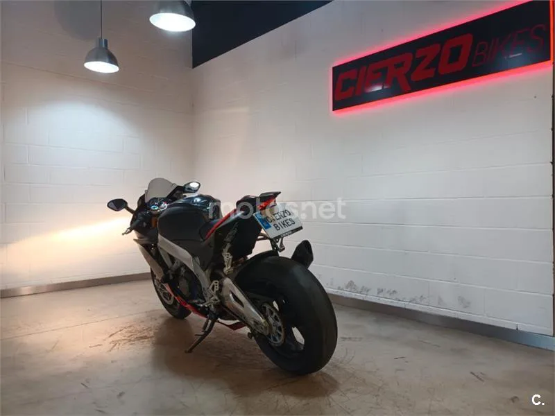Aprilia RSV4 Factory – Vista 3