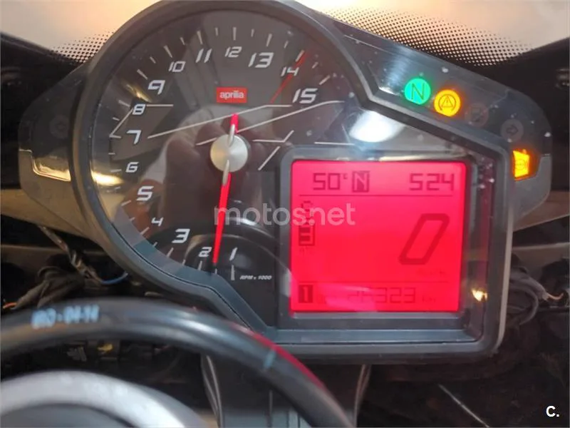 Aprilia RSV4 Factory – Vista 8