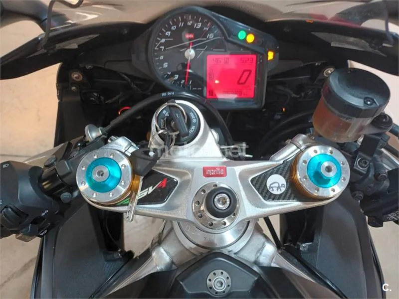 Aprilia RSV4 Factory – Vista 9