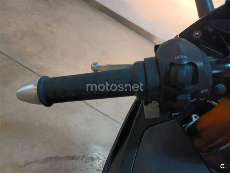 Aprilia RSV4 Factory – Vista 10