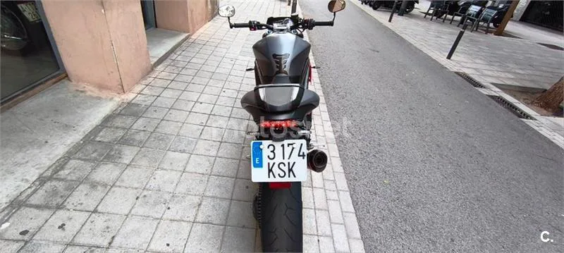 Triumph Speed Triple – Vista 15