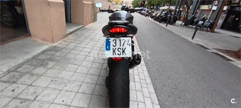 Triumph Speed Triple – Vista 20