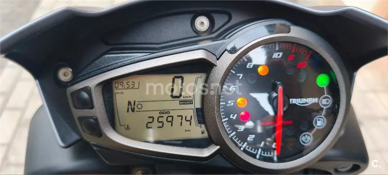 Triumph Speed Triple – Vista 3