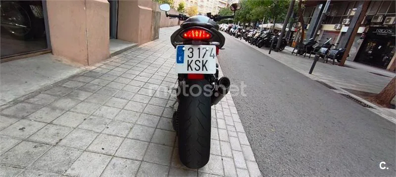 Triumph Speed Triple – Vista 21