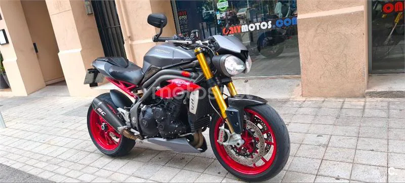 Triumph Speed Triple – Vista 25
