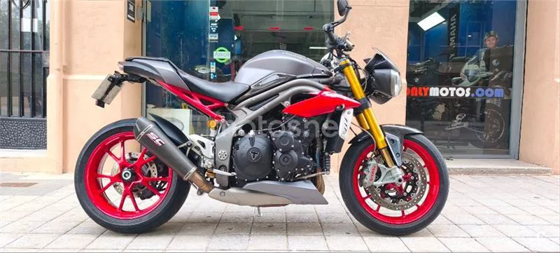 Triumph Speed Triple – Vista 32