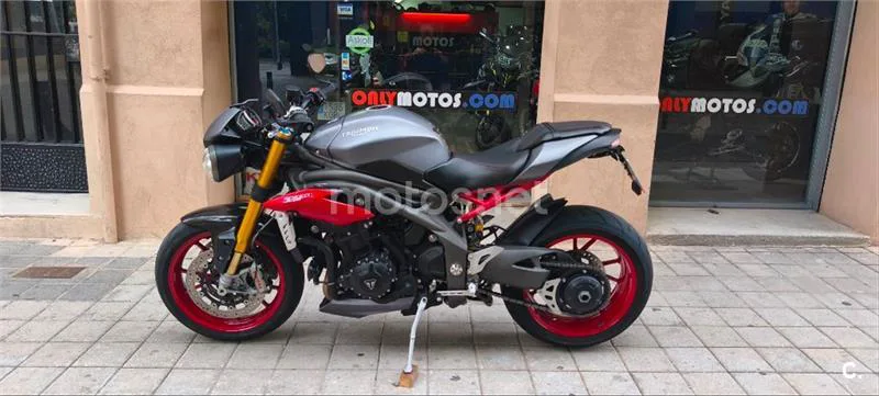 Triumph Speed Triple – Vista 36