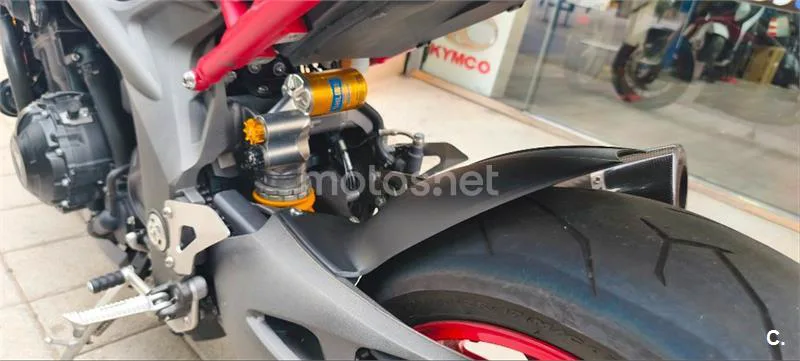 Triumph Speed Triple – Vista 40
