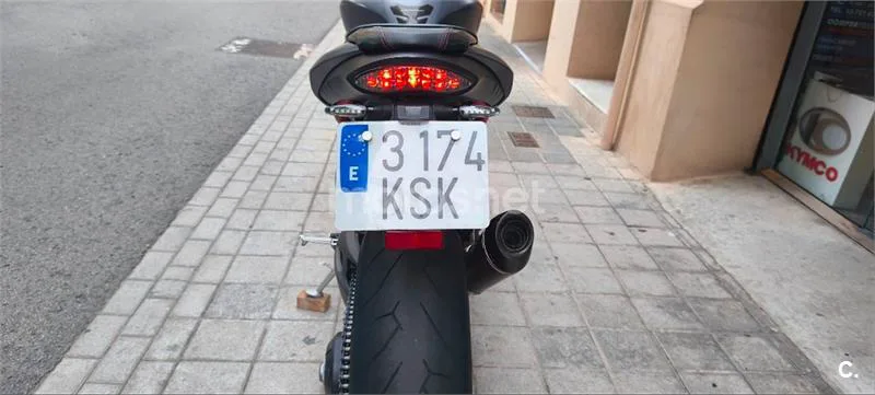 Triumph Speed Triple – Vista 42