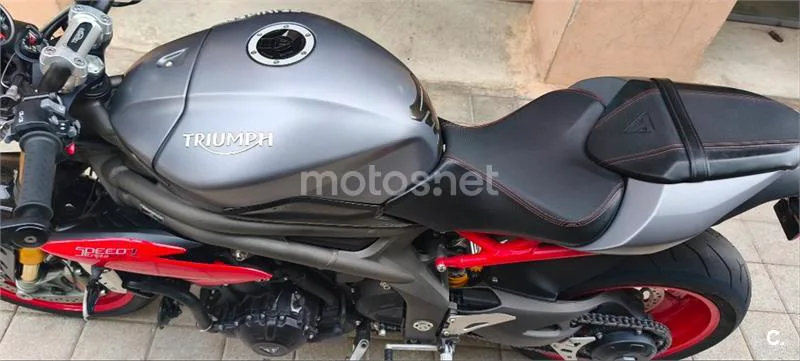 Triumph Speed Triple – Vista 52