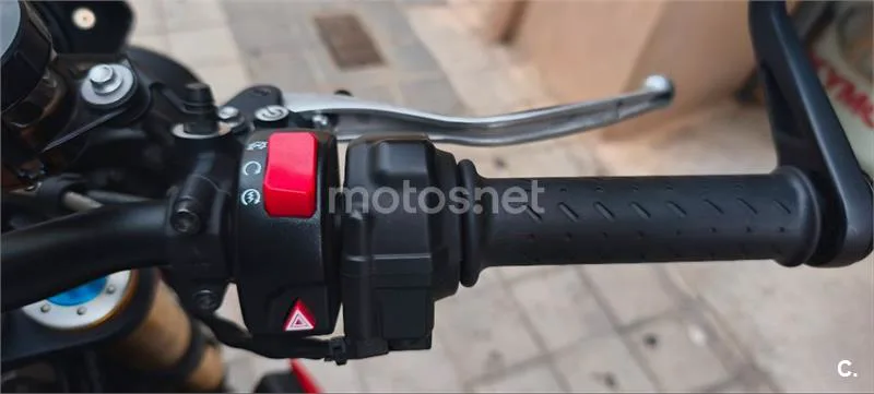 Triumph Speed Triple – Vista 70
