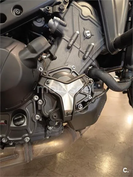 Yamaha MT-09 – Vista 13