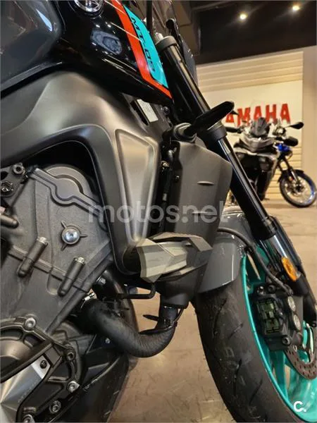 Yamaha MT-09 – Vista 10