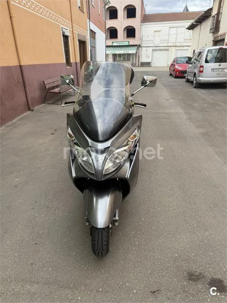 Suzuki Burgman 400 – Vista 2