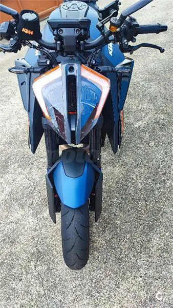 KTM 1290 Super Duke R – Vista 3