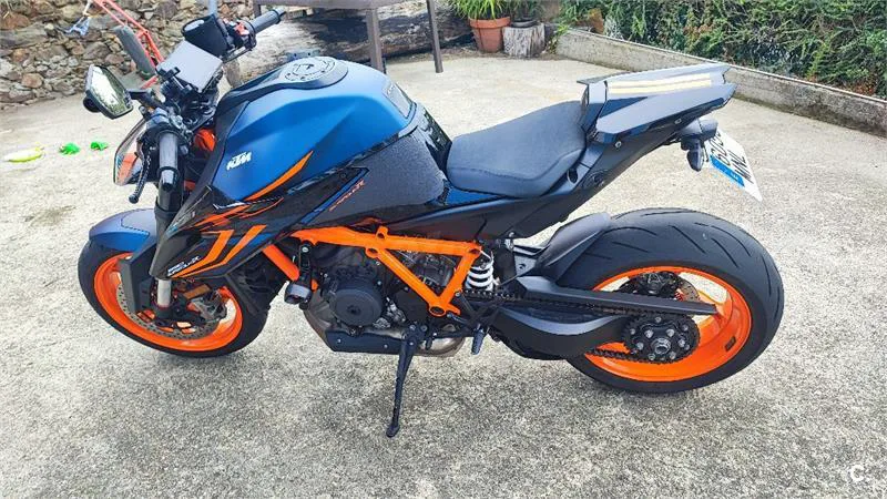 KTM 1290 Super Duke R – Vista 4