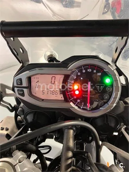 Triumph Tiger 800 – Vista 9