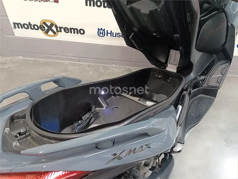 Yamaha XMAX 300 – Vista 7