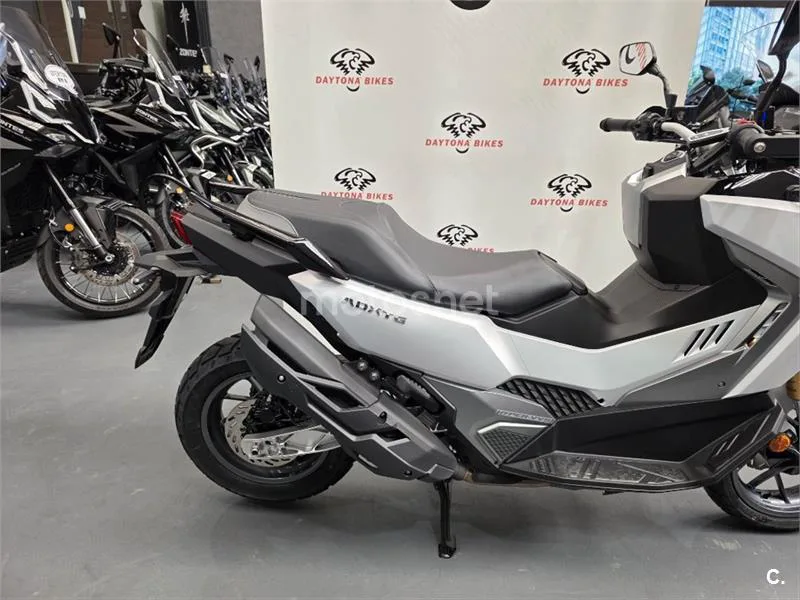 SYM ADXTG 400 – Vista 16