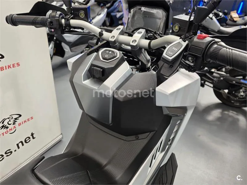 SYM ADXTG 400 – Vista 6