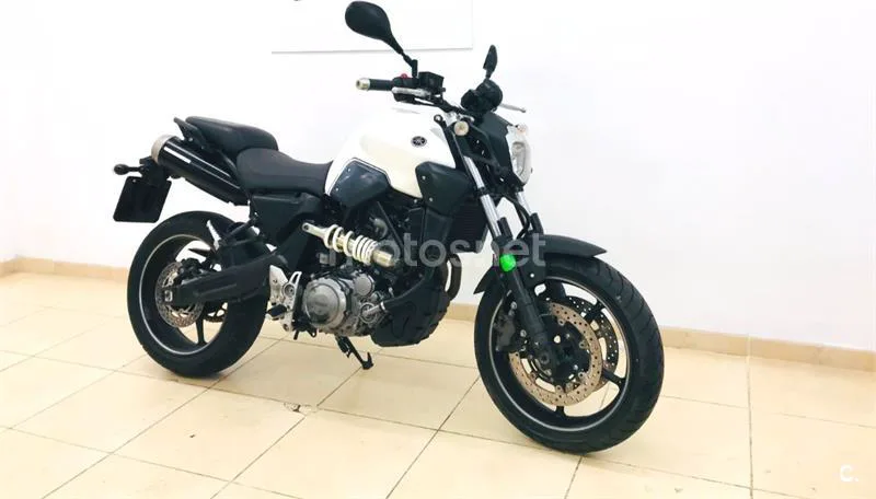 Yamaha MT-03 – Vista 7