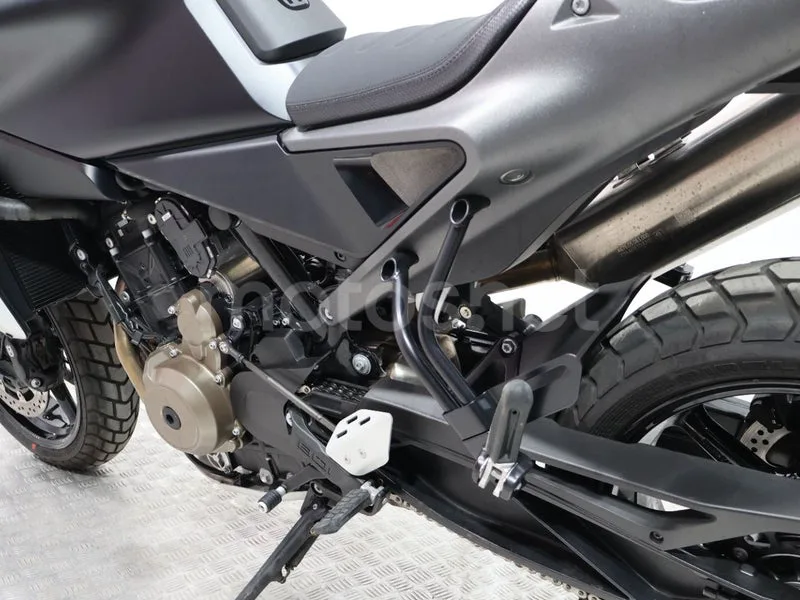 Husqvarna Svartpilen 801 - Vista 14