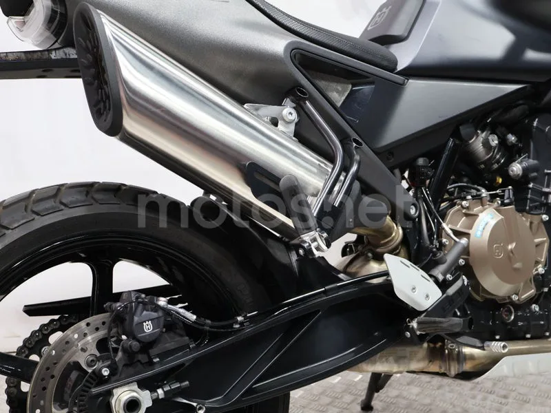Husqvarna Svartpilen 801 - Vista 15