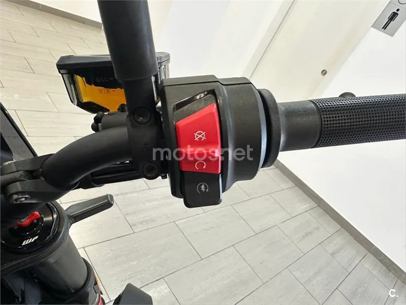 Husqvarna Svartpilen 801 – Vista 6