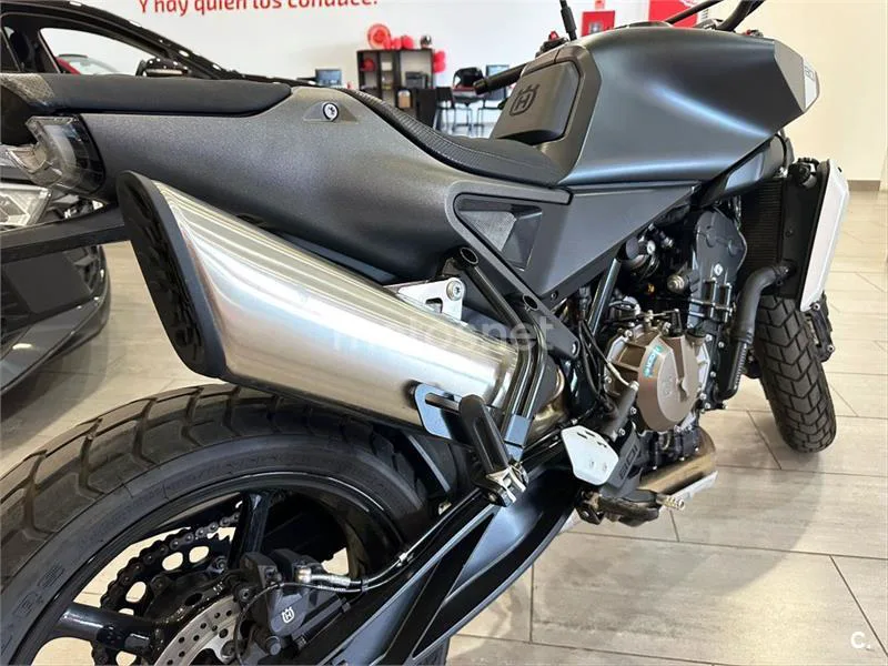 Husqvarna Svartpilen 801 – Vista 10