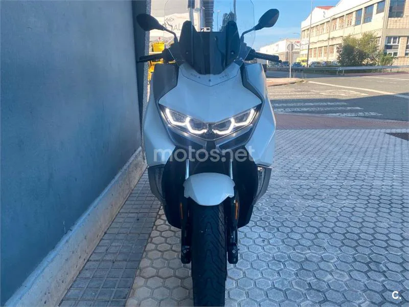 BMW C 400 GT – Vista 7