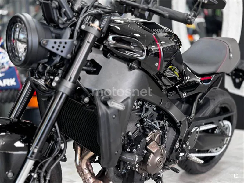 Yamaha XSR 900 – Vista 7