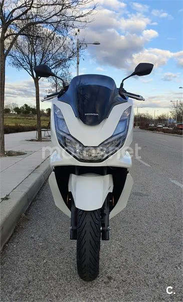 Honda PCX 125 – Vista 2
